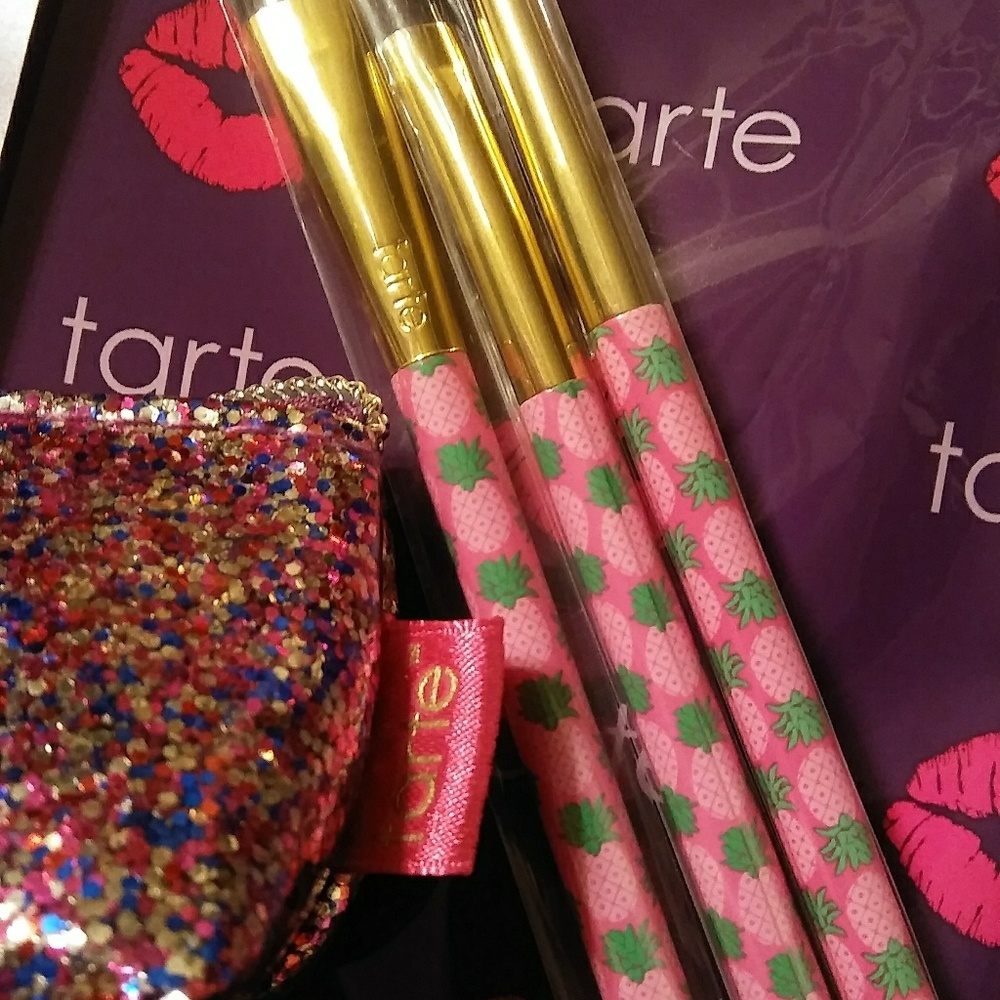 🎊Glitz & Glamour Brush & Bag Set